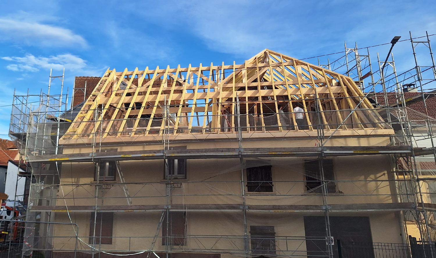 renovation-toiture-sommereisen-charpente